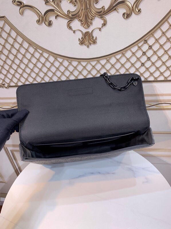 Túi Clutch Louis Vuitton Pochette Steamer nam siêu cấp