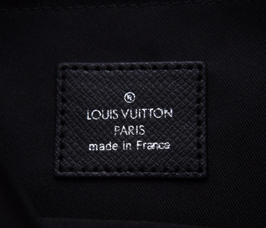 Túi đeo chéo nam Louis Vuitton siêu cấp