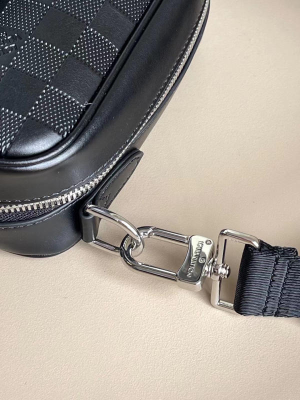 Túi đeo chéo nam LV Louis Vuitton Sirius messenger 