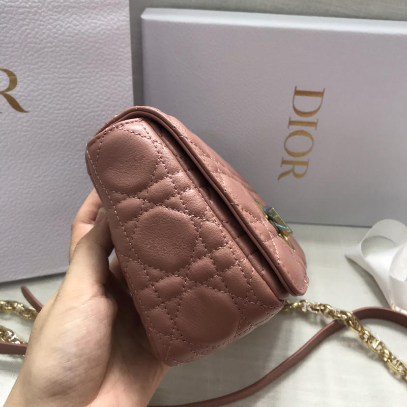 Túi Dior siêu cấp trả khách