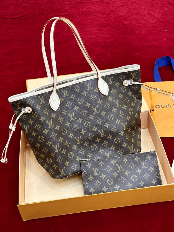 Túi LV Neverfull Monogram siêu cấp về trả khách