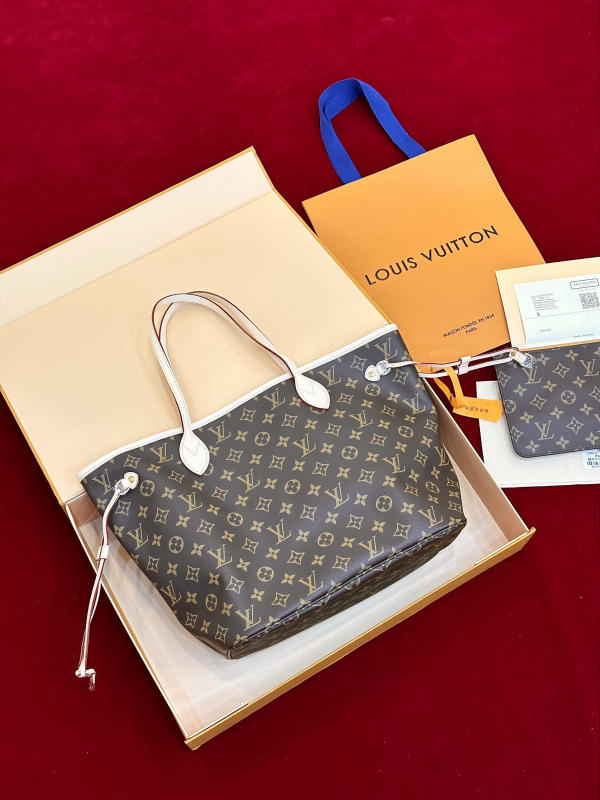 Túi LV Neverfull Monogram siêu cấp về trả khách