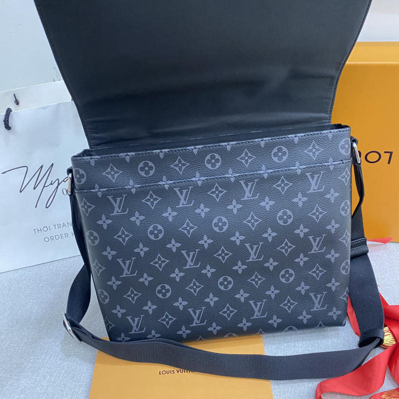 Túi nam đeo chéo LV Louis Vuitton 