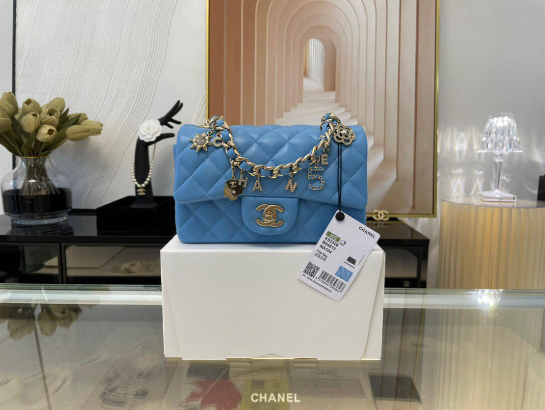 Túi xách Chanel Classic Charm màu xanh siêu cấp 1:1