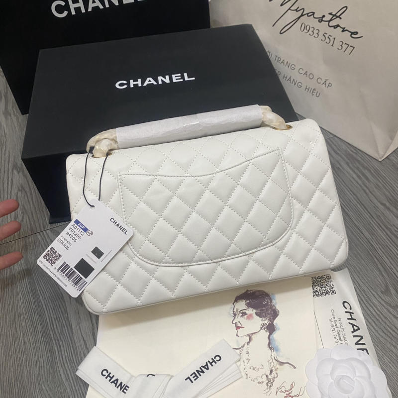 Túi xách Chanel màu trắng siêu cấp về trả khách