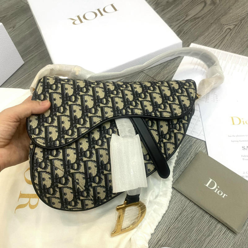 Túi xách Christian Dior Mini Saddle siêu cấp về trả khách