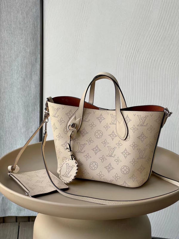 Túi xách Louis Vuitton BLOSSOM kem siêu cấp 1:1