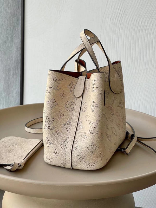 Túi xách Louis Vuitton BLOSSOM kem siêu cấp 1:1