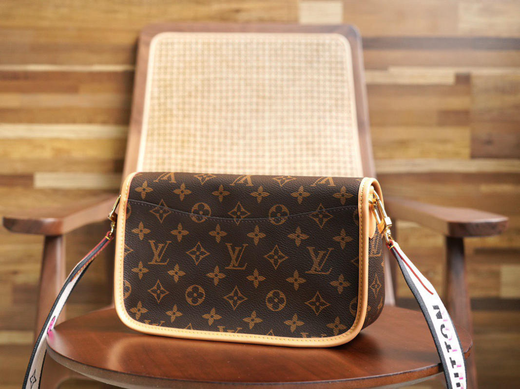 Túi xách Louis Vuitton Diane PM siêu cấp 1:1