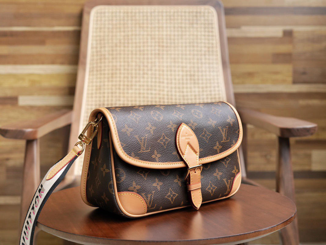 Túi xách Louis Vuitton Diane PM siêu cấp 1:1