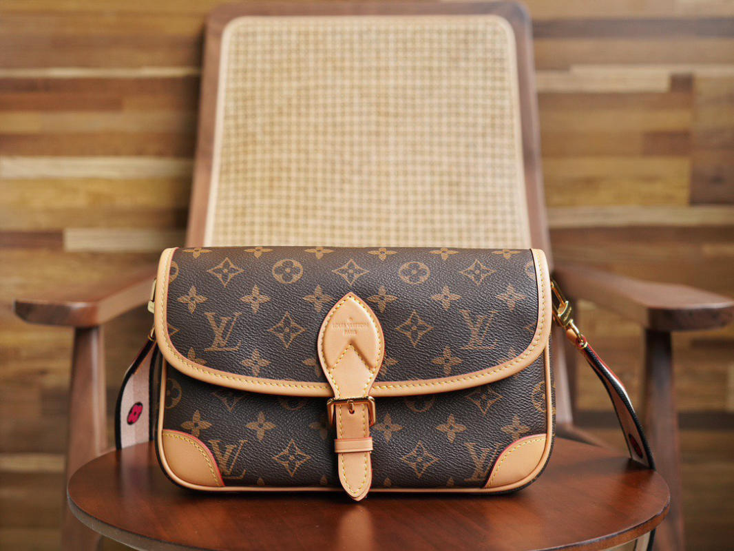 Túi xách Louis Vuitton Diane PM siêu cấp 1:1