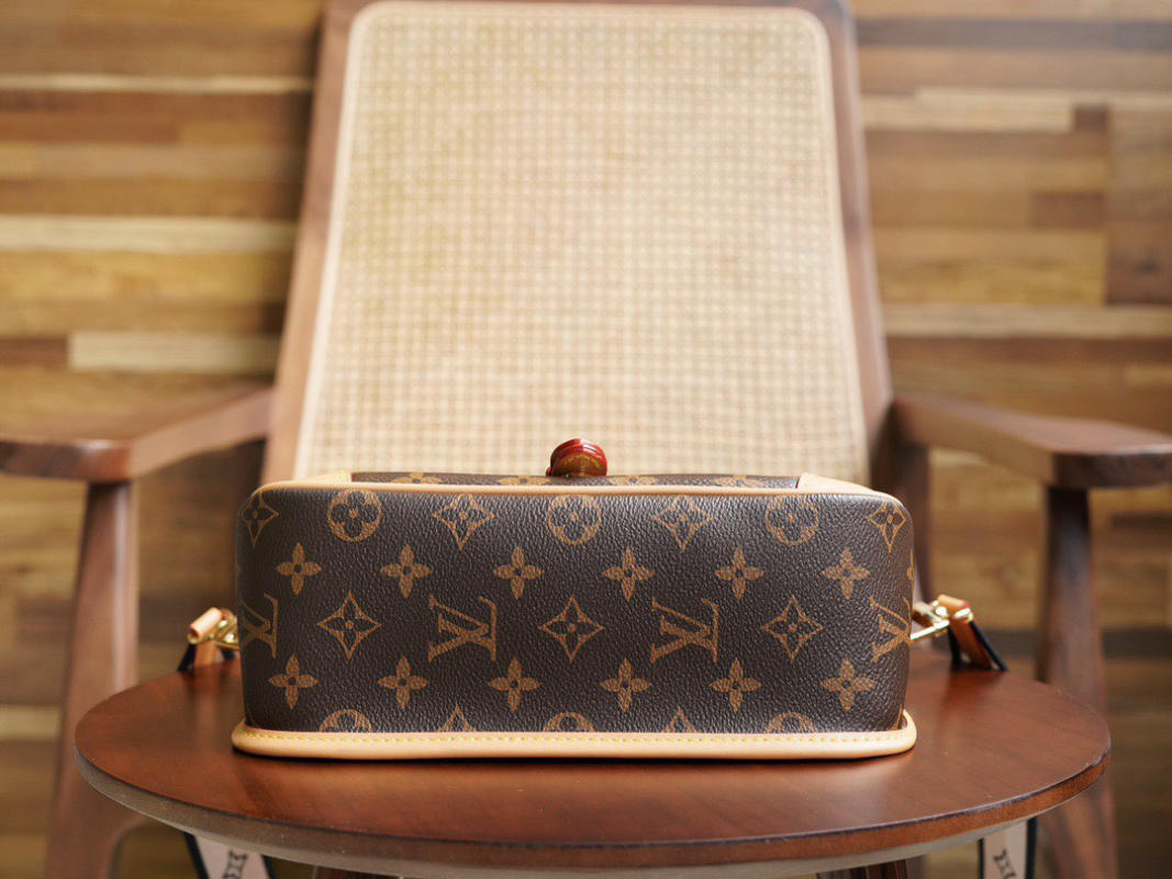 Túi xách Louis Vuitton Diane PM siêu cấp 1:1