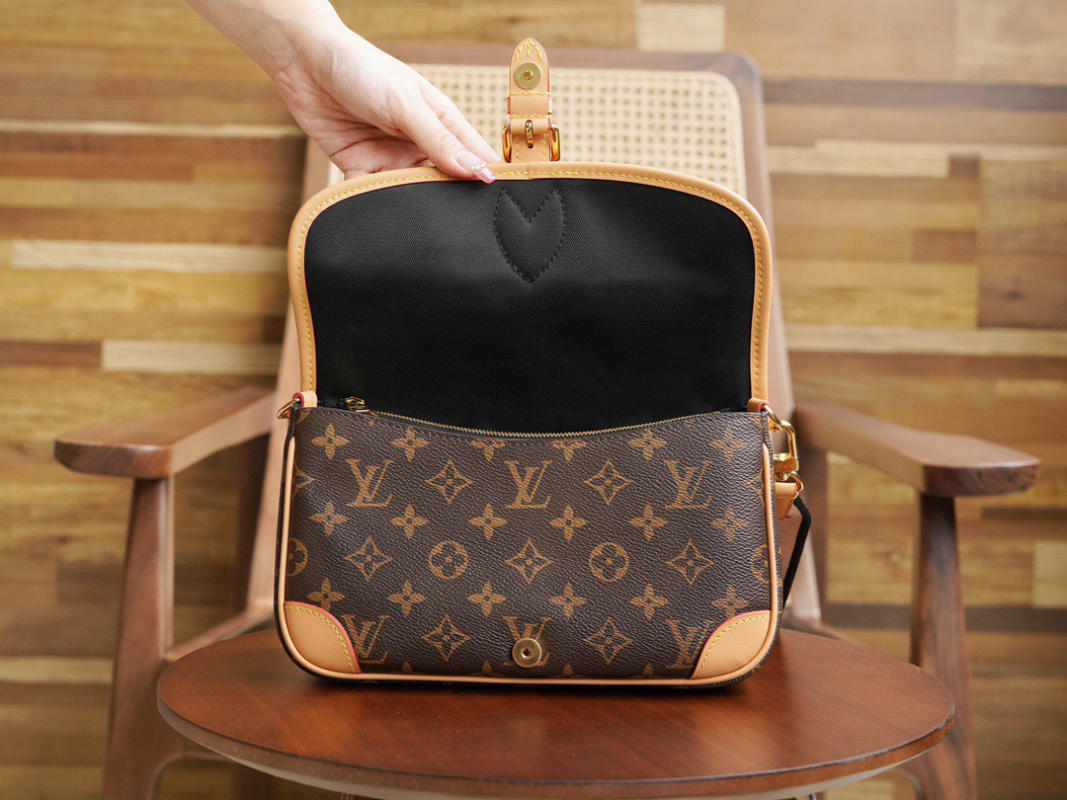 Túi xách Louis Vuitton Diane PM siêu cấp 1:1