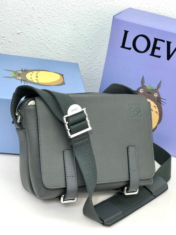 Túi xách nam Loewe Military Messenger siêu cấp 1:1