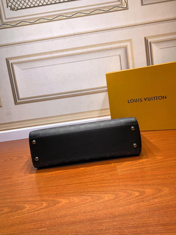 Túi xách nam Louis Vuitton Sac Plat siêu cấp