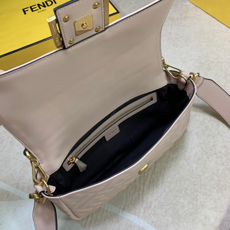 Túi xách nữ Fendi Baguette siêu cấp màu hồng