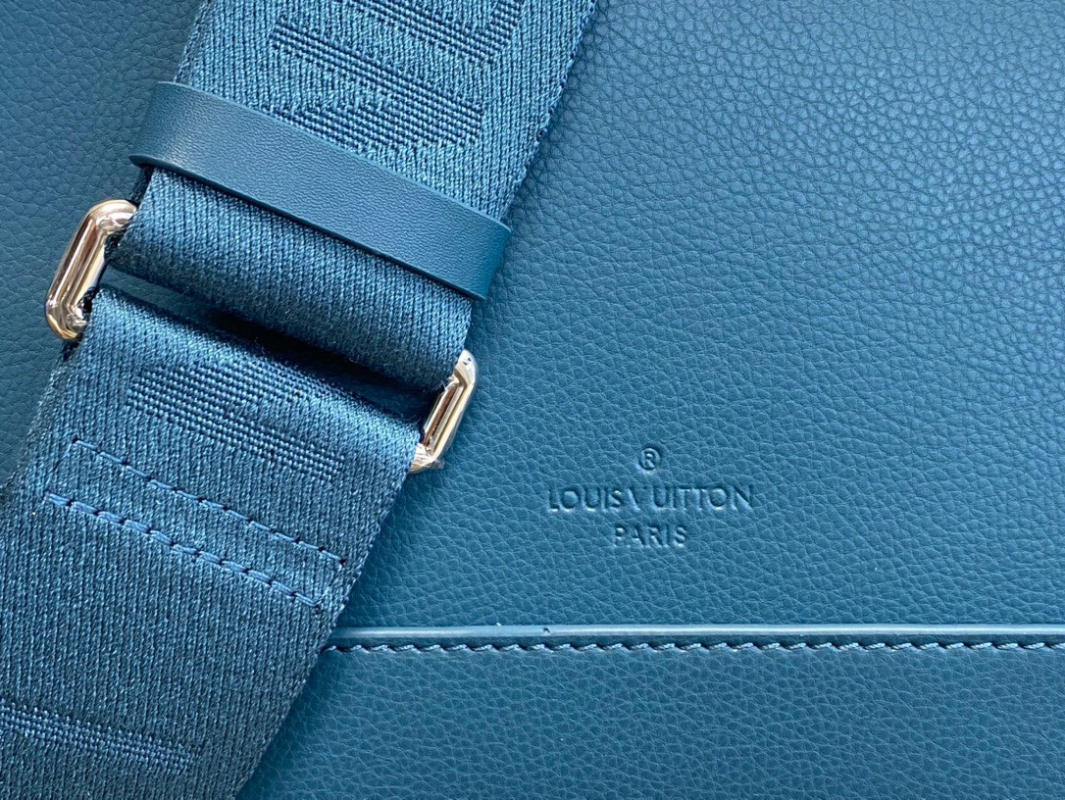 Túi xách nam Louis Vuitton Messenger siêu cấp 1:1