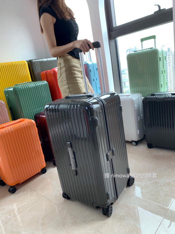 Vali Rimowa essential trunk plus các màu siêu cấp 1:1