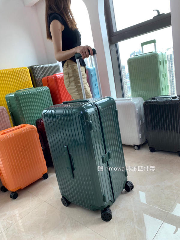 Vali Rimowa essential trunk plus các màu siêu cấp 1:1