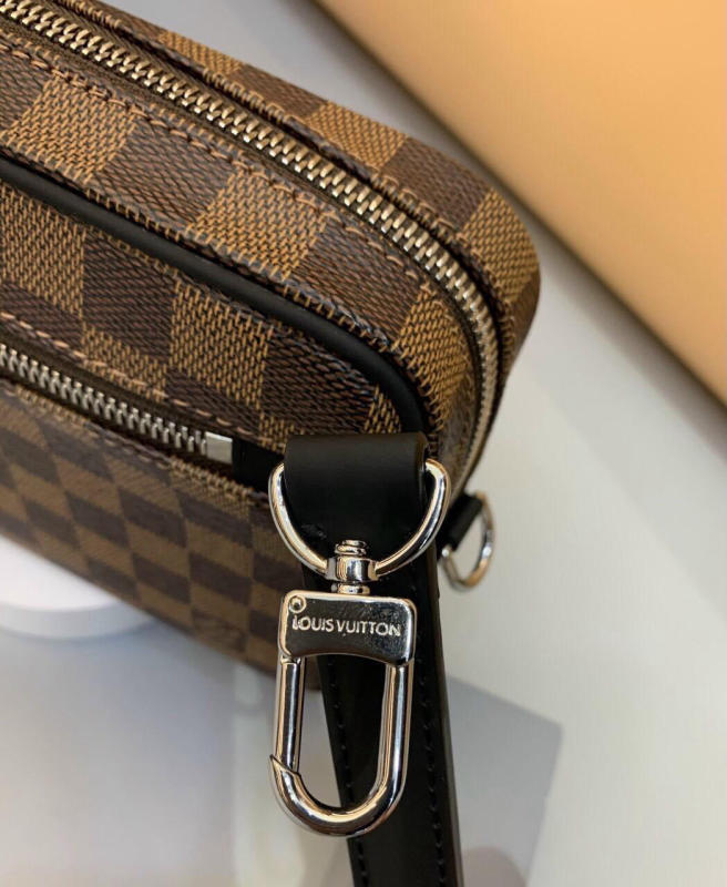 Ví cầm tay nam LV Louis Vuitton siêu cấp trả khách