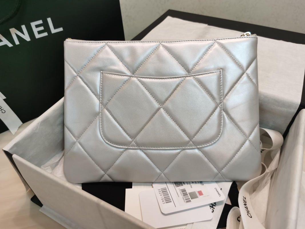 Ví Clutch Chane l 19 series Chanel siêu cấp màu trắng bạc size 28cm