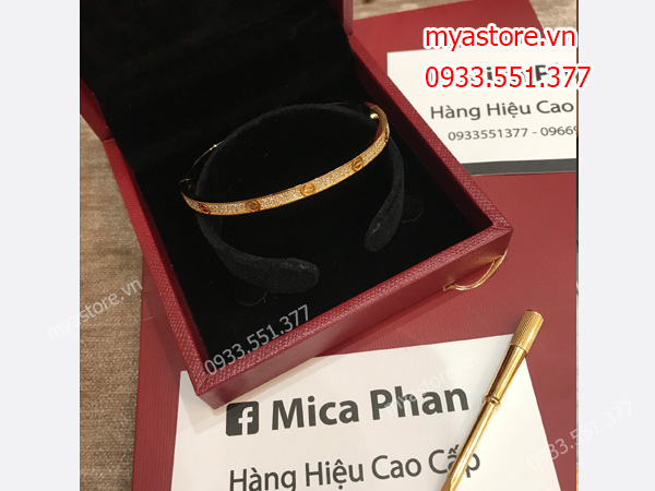 Vòng Cartier màu vàng đá siêu cấp trả khách