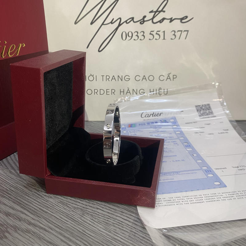 Vòng tay Cartier màu bạc siêu cấp về trả khách